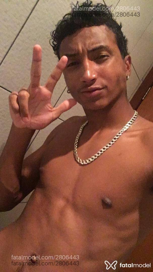 Acompanhante homem com cabelo castanho de olhos castanhos em Maringá - Feroz
