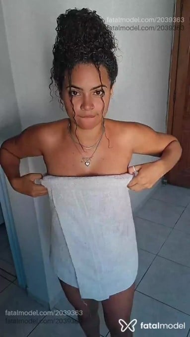 Acompanhante mulher com cabelo castanho de olhos castanhos em Rio de Janeiro - Kate Santorini