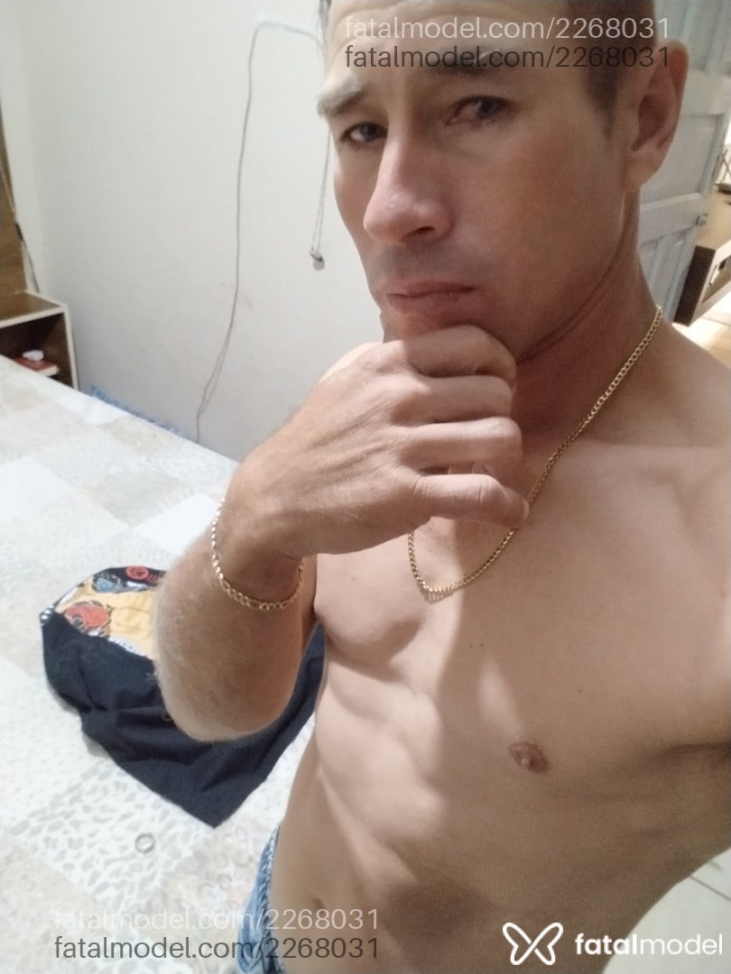 Acompanhante homem loira (o) de olhos azuis em Londrina - Oliver