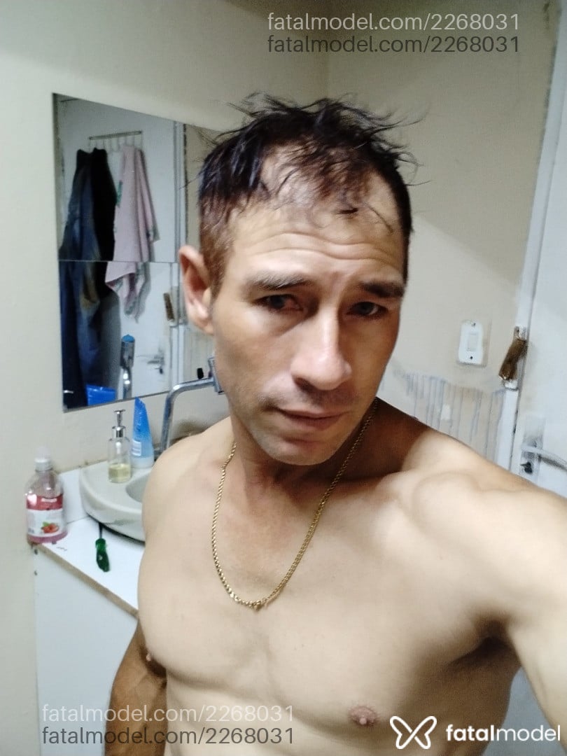 Acompanhante homem loira (o) de olhos azuis em Londrina - Oliver