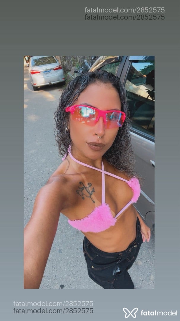 Acompanhante mulher loira (o) de olhos castanhos em Teresópolis Acompanhante mulher loira (o) de olhos castanhos em Teresópolis - Valentina Duarte