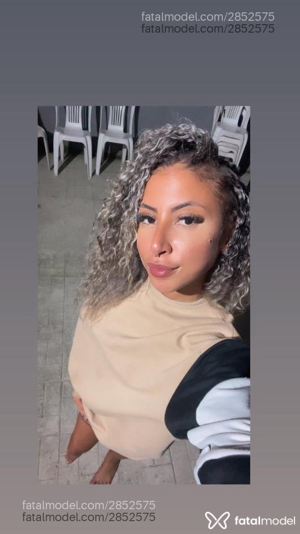 Acompanhante mulher loira (o) de olhos castanhos em Teresópolis Acompanhante mulher loira (o) de olhos castanhos em Teresópolis - Valentina Duarte
