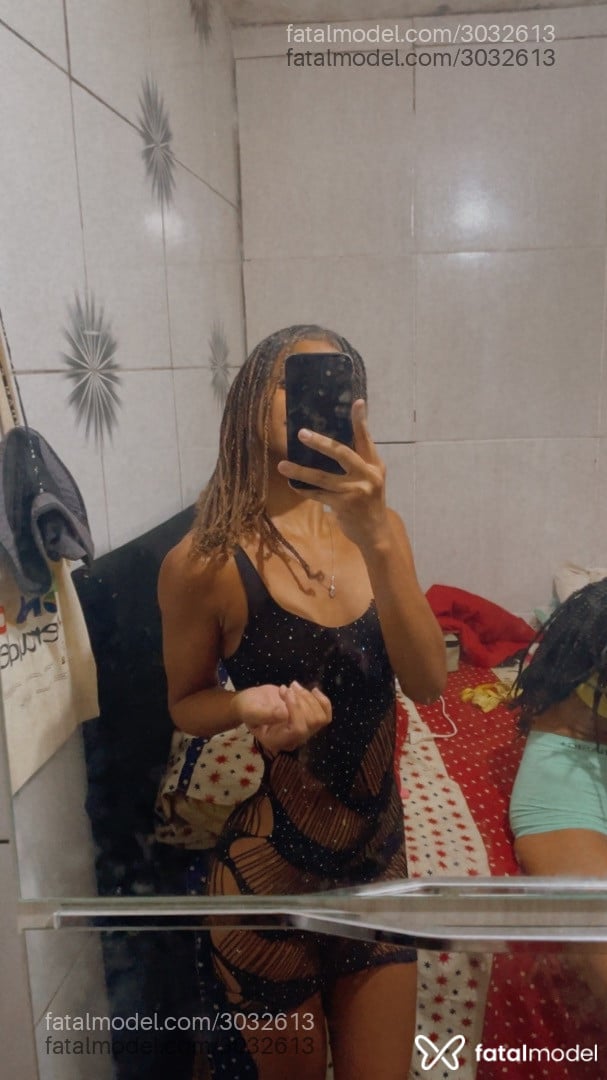 Acompanhante mulher morena (o) de olhos pretos em Virtual - Sofia
