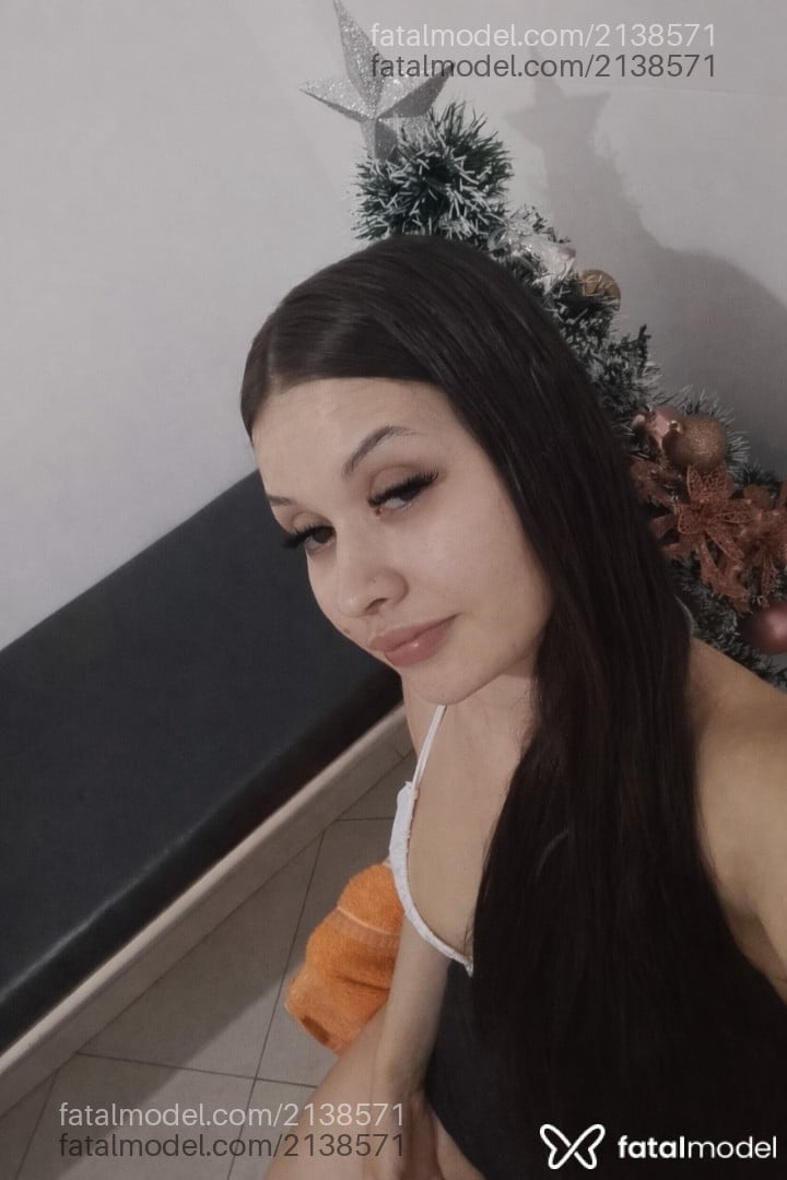 Acompanhante mulher com cabelo castanho de olhos castanhos em Santos - Myrella Nogueira