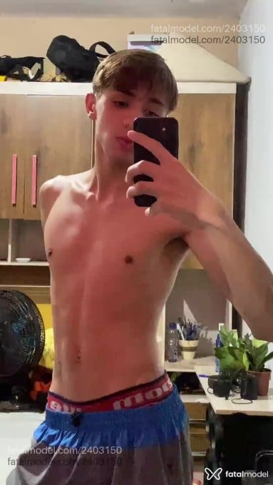 Acompanhante homem loira (o) de olhos castanhos em São Paulo - Lucas Martins