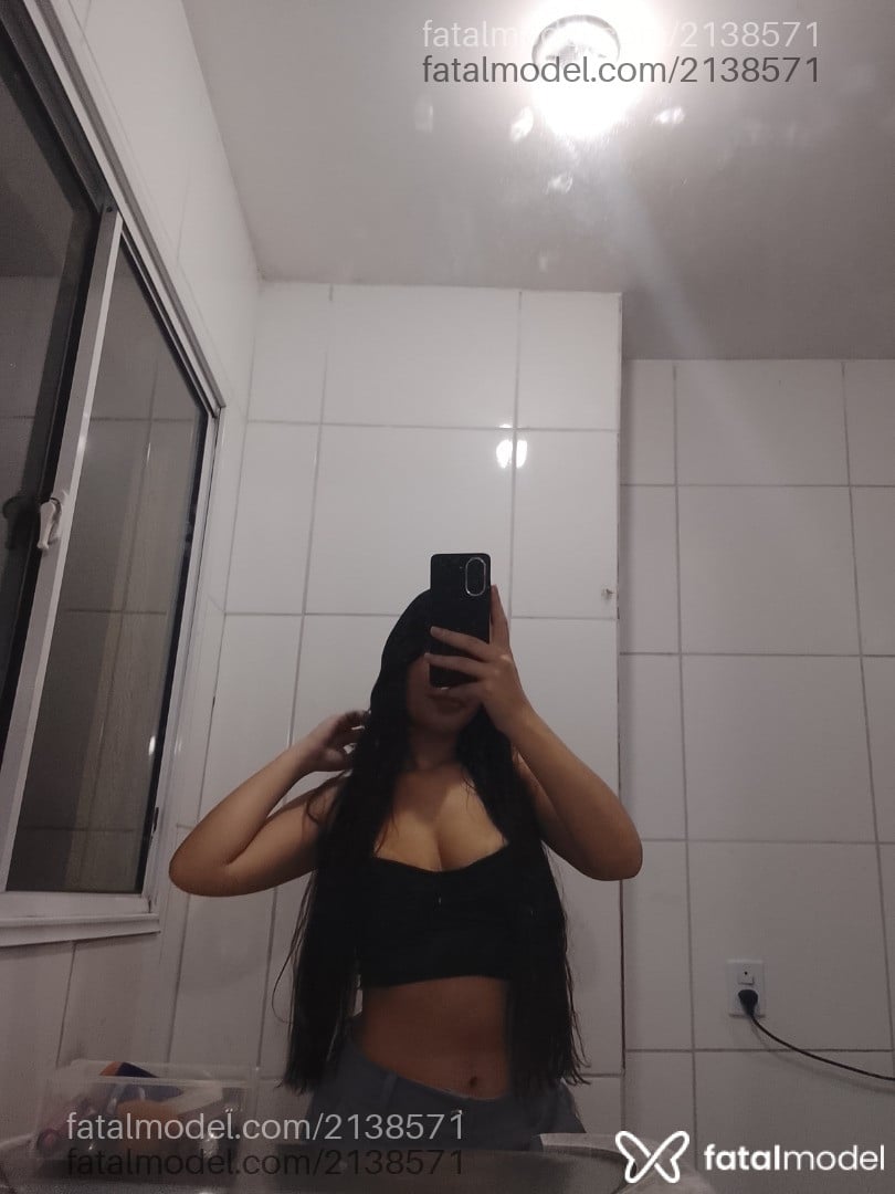 Acompanhante mulher com cabelo castanho de olhos castanhos em Santos - Myrella Nogueira