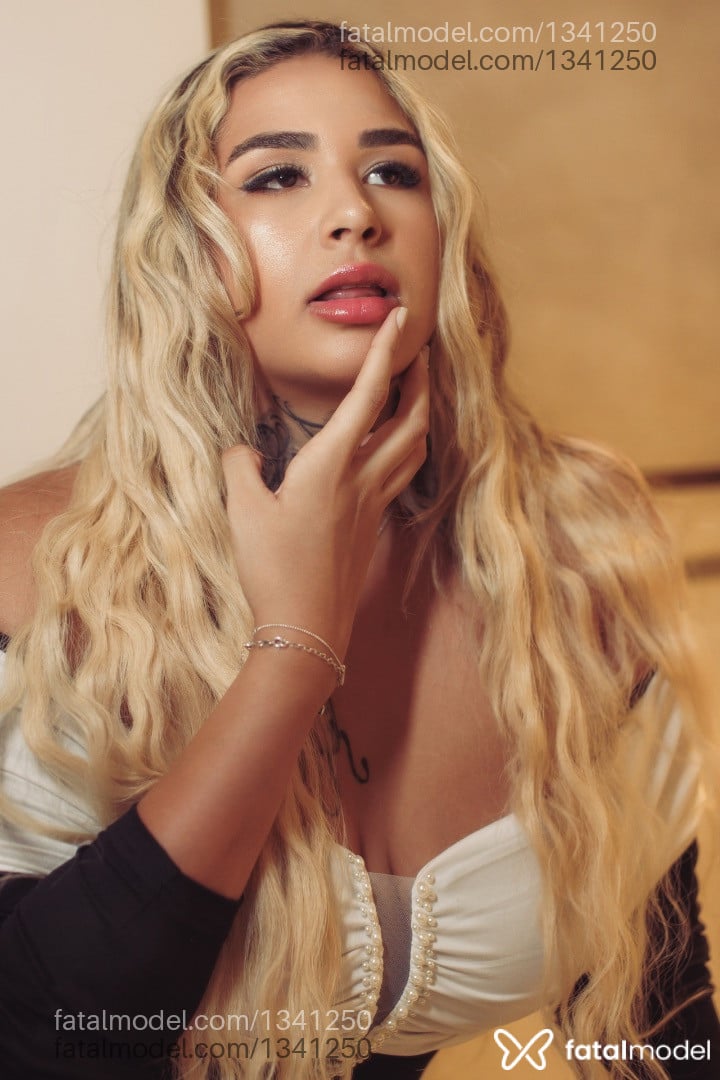 Acompanhante mulher loira (o) de olhos castanhos em São Paulo - Júlia Angel
