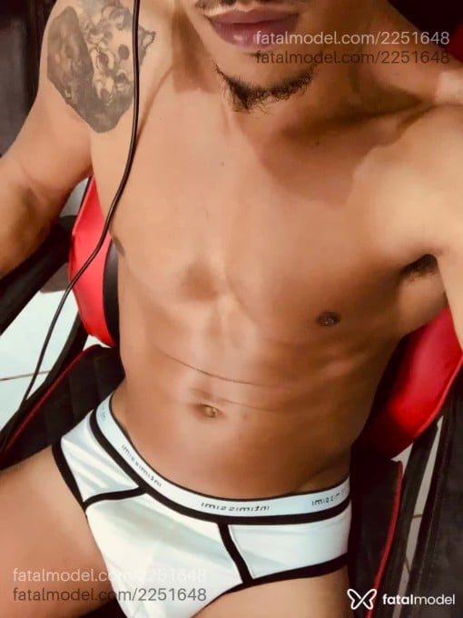 Acompanhante homem morena (o) de olhos pretos em Virtual - Dominus