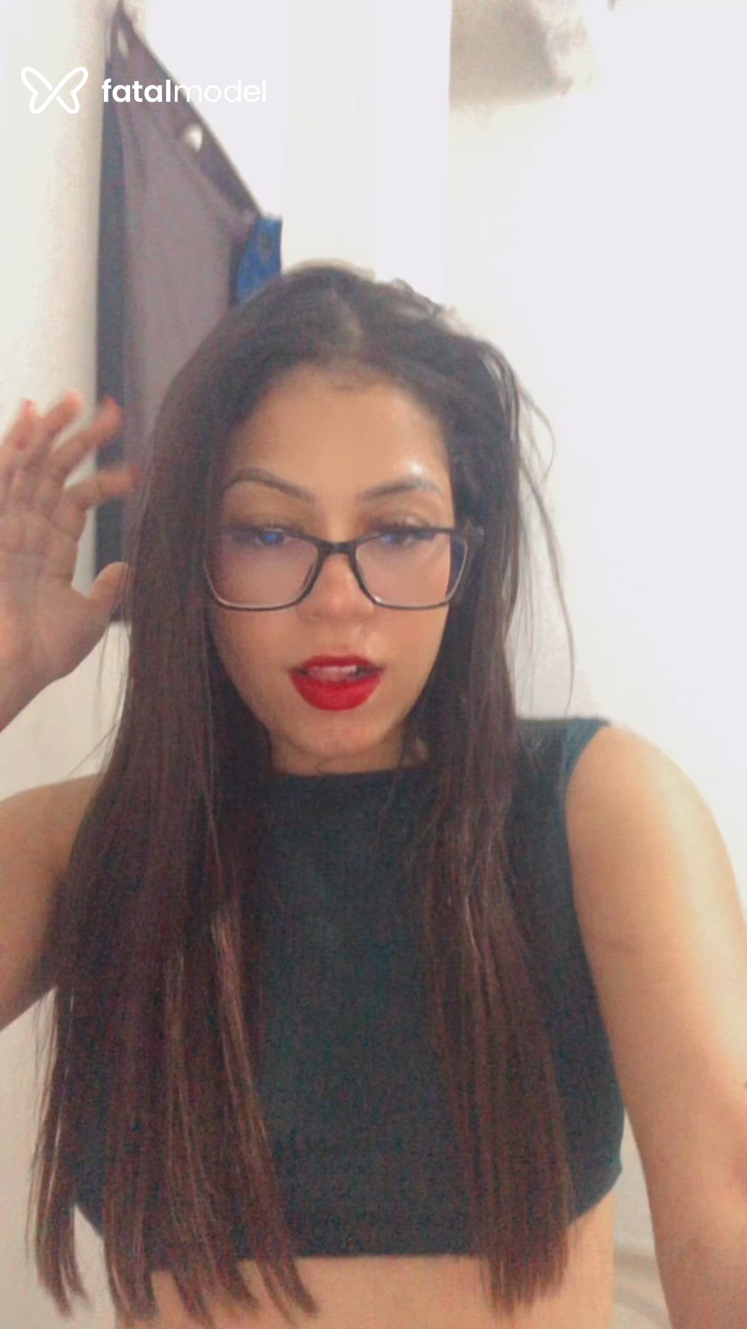 Acompanhante mulher com cabelo castanho de olhos castanhos em Virtual Acompanhante mulher com cabelo castanho de olhos castanhos em Virtual - Priscila Santos
