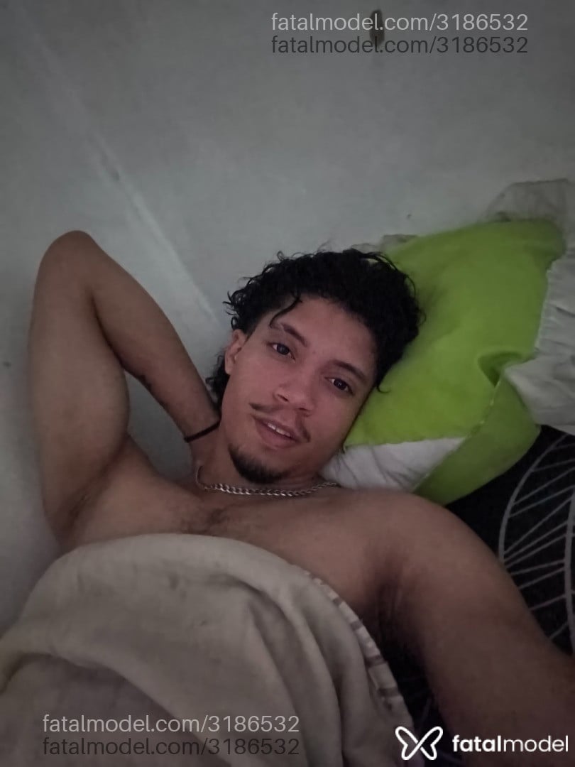 Acompanhante homem com cabelo castanho de olhos castanhos em Aparecida de Goiânia - Kkkkk