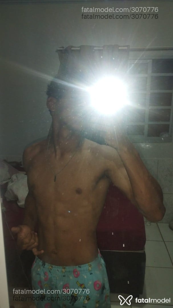 Acompanhante homem morena (o) de olhos castanhos em Goiânia - Gabriel