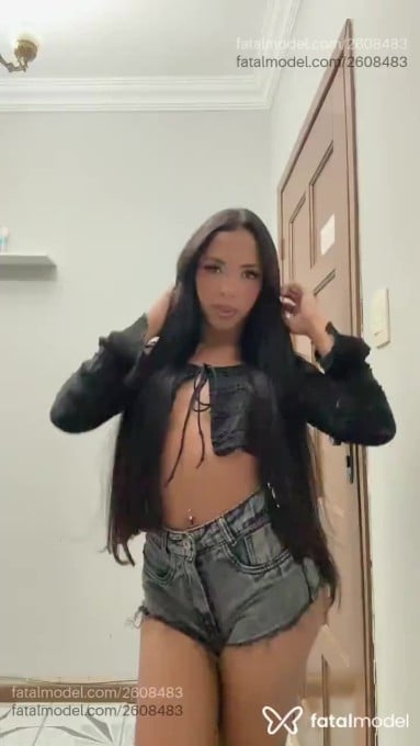 Acompanhante mulher trans com cabelo castanho de olhos castanhos em Petrolina - Mirela Bahianinha