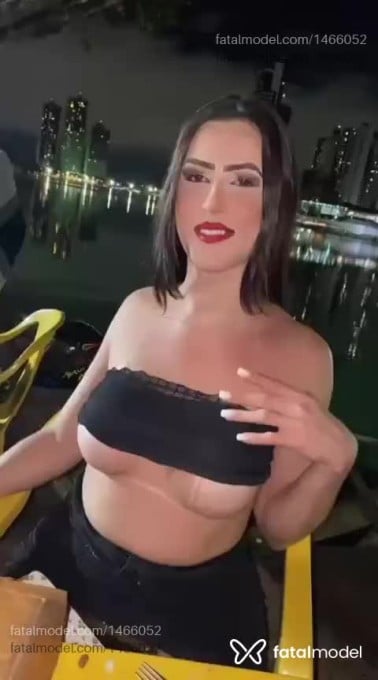 Acompanhante mulher trans com cabelo castanho de olhos mel - Dafne Dantas Acompanhante mulher trans com cabelo castanho de olhos mel - Dafne Dantas