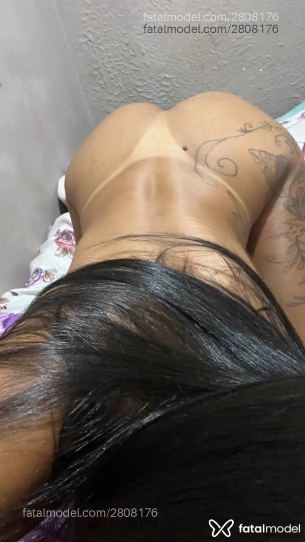 Acompanhante mulher morena (o) de olhos pretos - Maitê