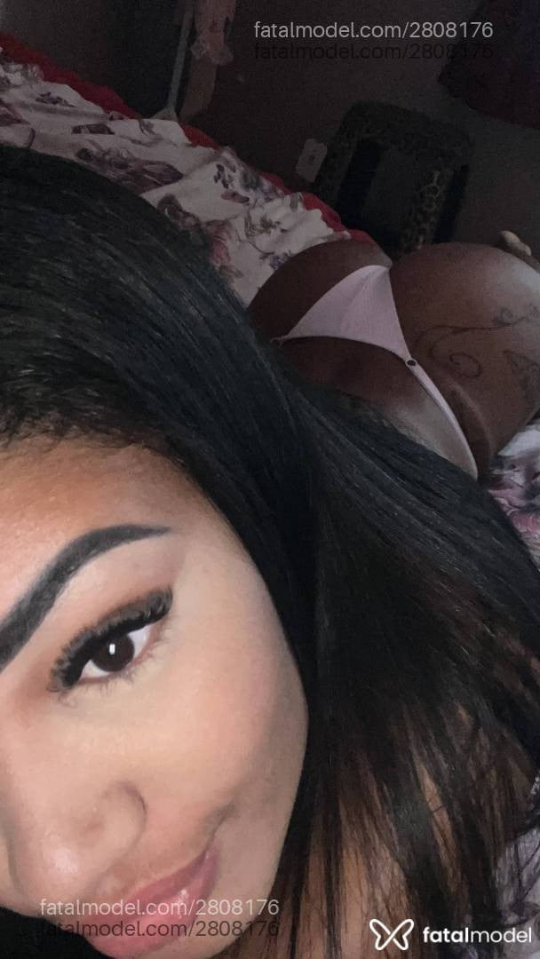 Acompanhante mulher morena (o) de olhos pretos - Maitê