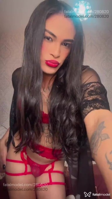 Acompanhante travesti com cabelo castanho de olhos castanhos em Goiânia - Rayssa Gabrielly