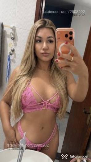 Acompanhante mulher morena (o) de olhos pretos - Maia