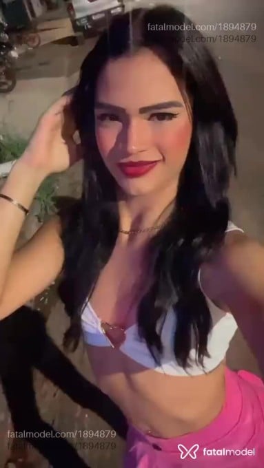 Acompanhante mulher trans com cabelo castanho de olhos castanhos em Pontes e Lacerda - PATRINY