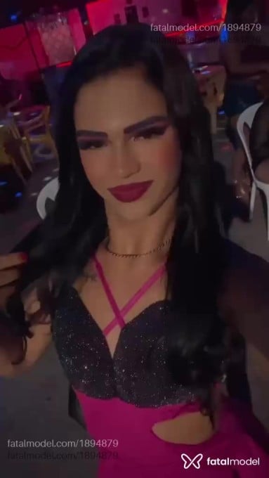 Acompanhante mulher trans com cabelo castanho de olhos castanhos em Pontes e Lacerda - PATRINY