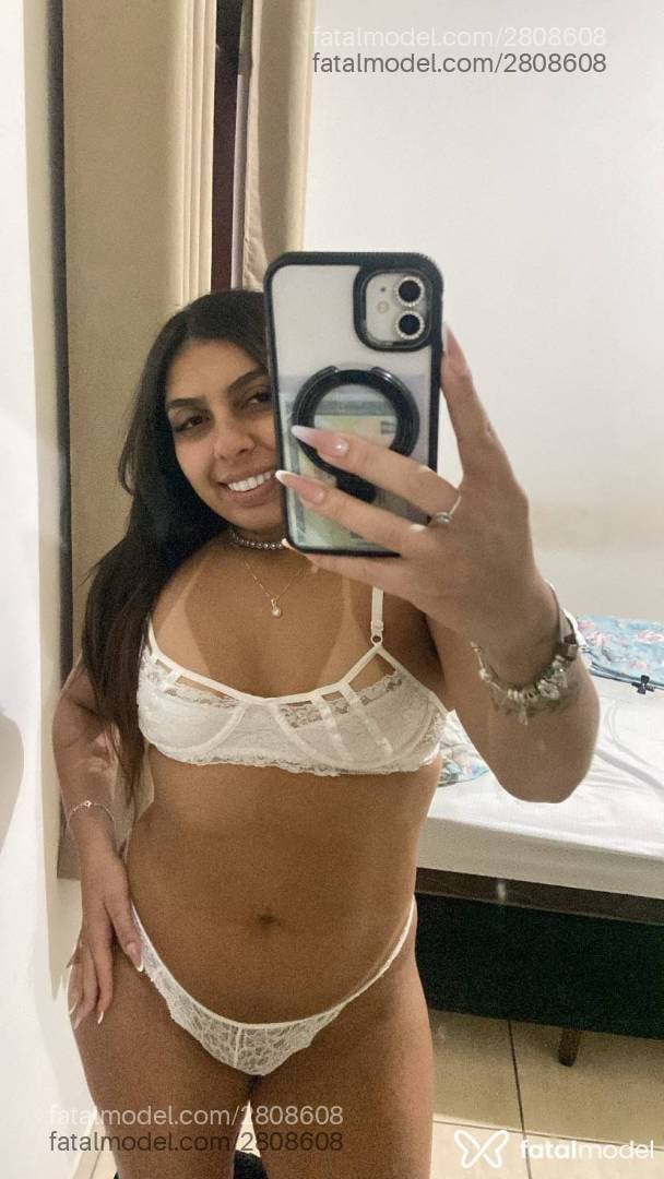 Acompanhante mulher morena (o) de olhos castanhos em Porto Belo - Nicoly Amaral