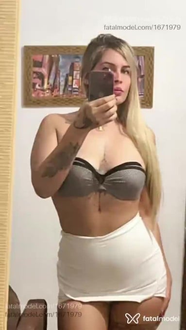 Acompanhante mulher loira (o) de olhos mel em Itaí Acompanhante mulher loira (o) de olhos mel em Itaí - Lais Duarte