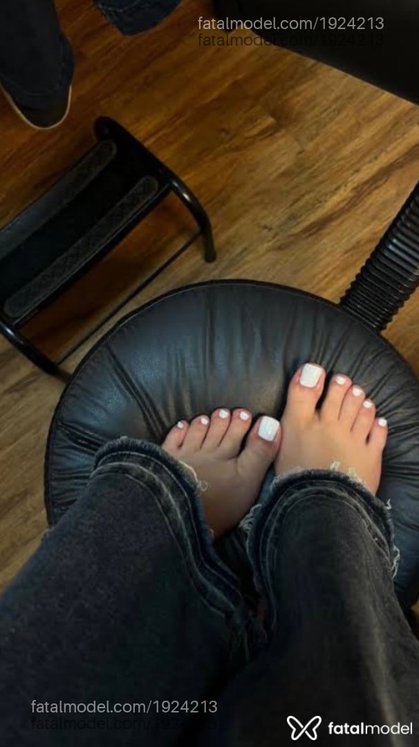 Acompanhante mulher com cabelo castanho de olhos castanhos em Belo Horizonte - Jade