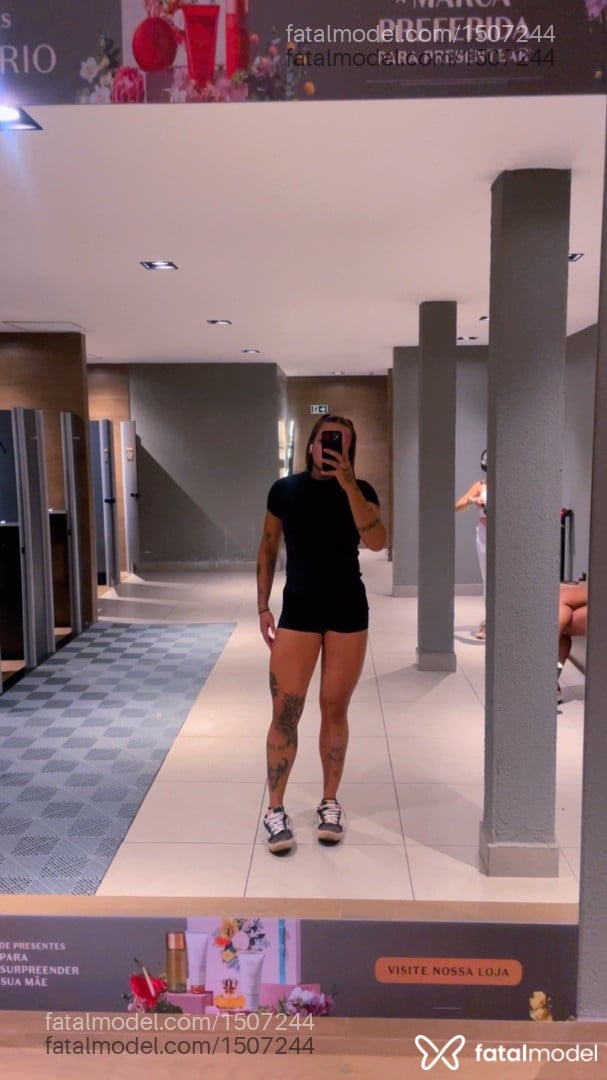 Acompanhante mulher loira (o) de olhos castanhos em Goiânia - Isabela