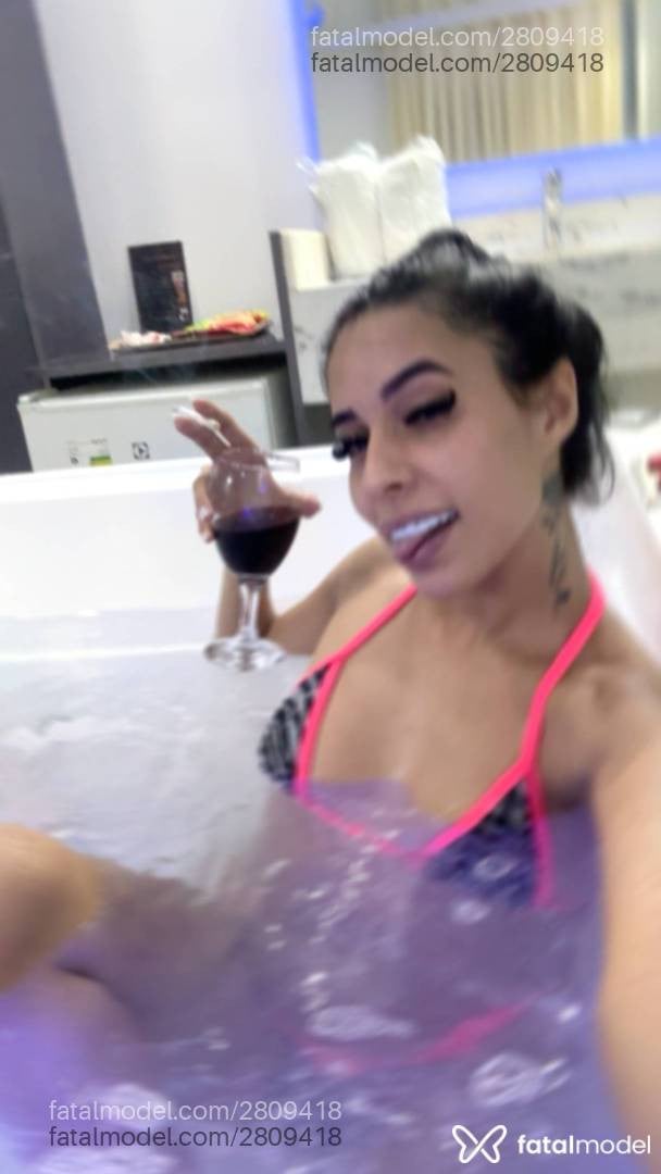 Acompanhante mulher morena (o) de olhos castanhos - Bruna