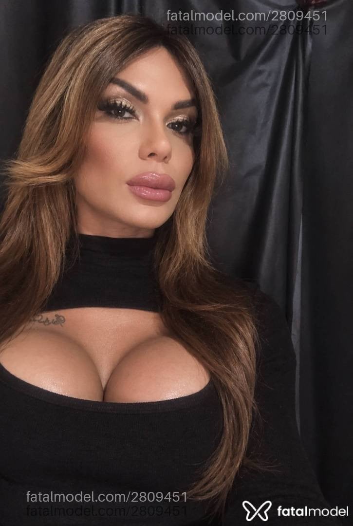Acompanhante mulher trans morena (o) de olhos castanhos - Michellynoronha