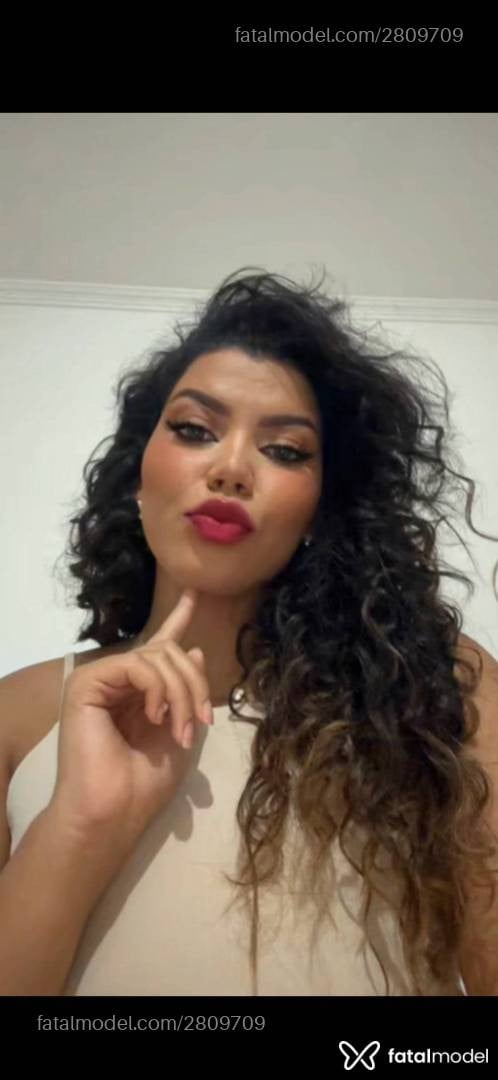 Acompanhante mulher morena (o) de olhos castanhos - Larissa Lopes