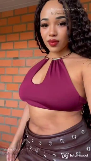 Acompanhante mulher morena (o) de olhos castanhos em Catanduvas - Natasha