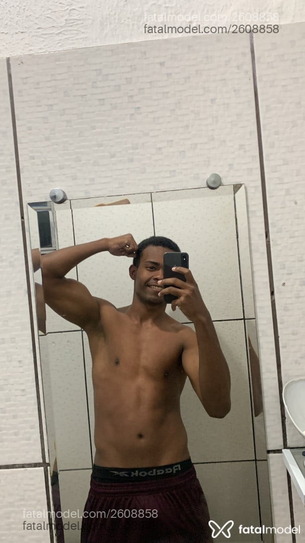 Acompanhante homem morena (o) de olhos pretos em São Paulo Acompanhante homem morena (o) de olhos pretos em São Paulo - Morenozn