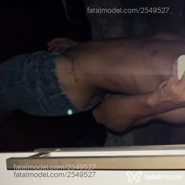 Acompanhante homem com cabelo castanho de olhos castanhos em Santarém Acompanhante homem com cabelo castanho de olhos castanhos em Santarém - Diego Lima