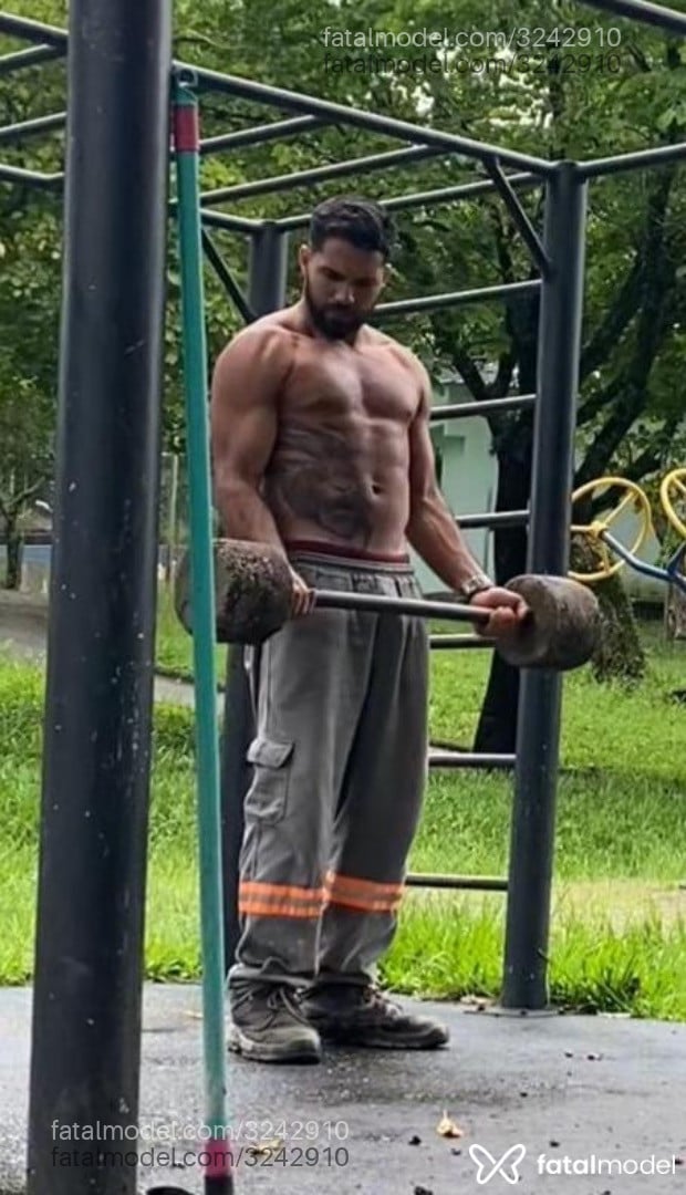 Acompanhante homem morena (o) de olhos castanhos em Florianópolis - Pablo