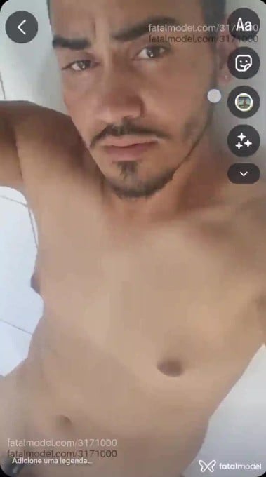 Acompanhante homem com cabelo castanho de olhos pretos - Diego Acompanhante homem com cabelo castanho de olhos pretos - Diego