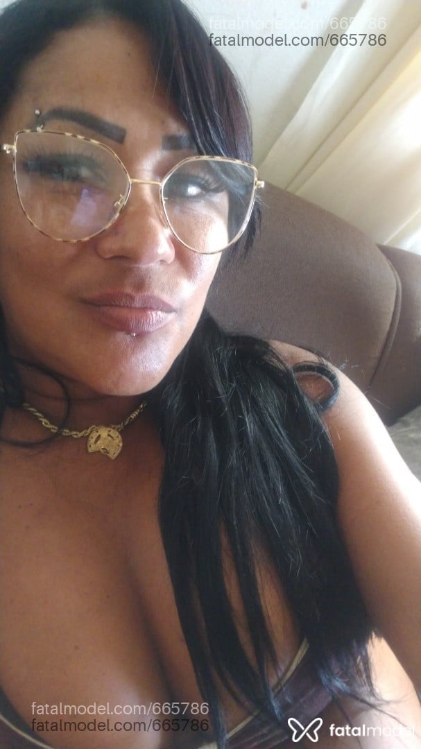 Acompanhante mulher morena (o) de olhos pretos em Indiara Acompanhante mulher morena (o) de olhos pretos em Indiara - Débora alves