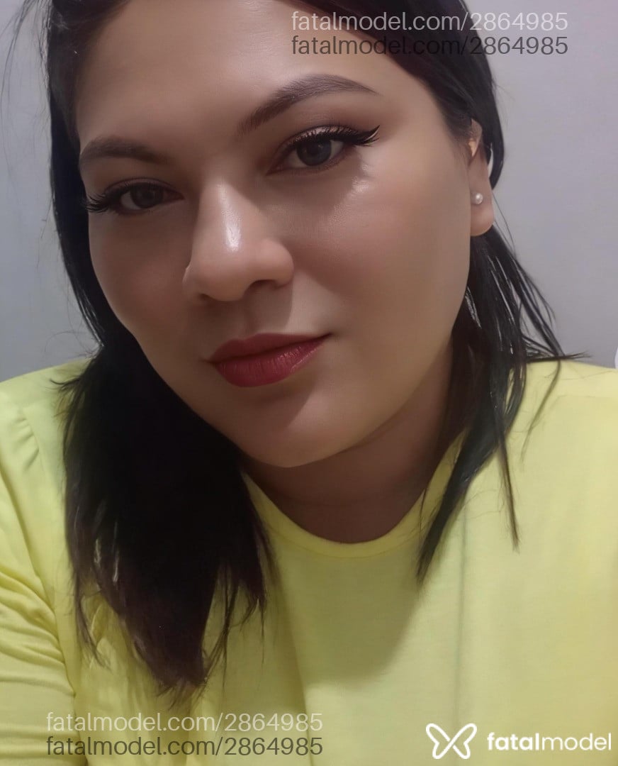 Acompanhante mulher com cabelo castanho de olhos verdes em Campo Novo do Parecis - Aninha