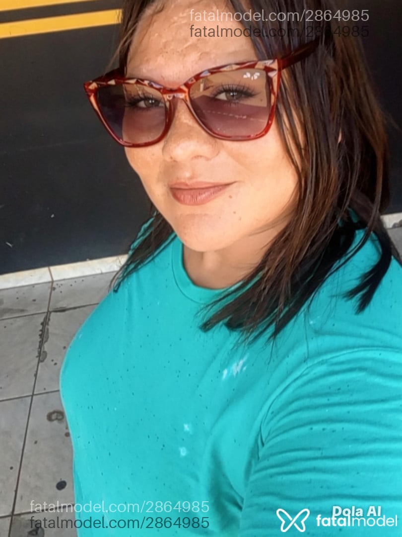 Acompanhante mulher com cabelo castanho de olhos verdes em Campo Novo do Parecis - Aninha