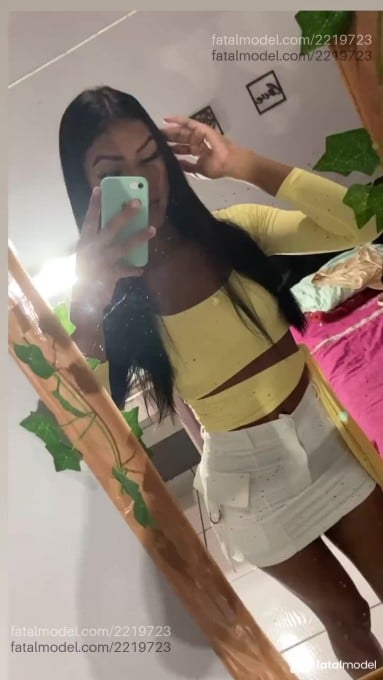 Acompanhante mulher trans com cabelo castanho de olhos castanhos em Fortaleza - Vanessa Goncallvez
