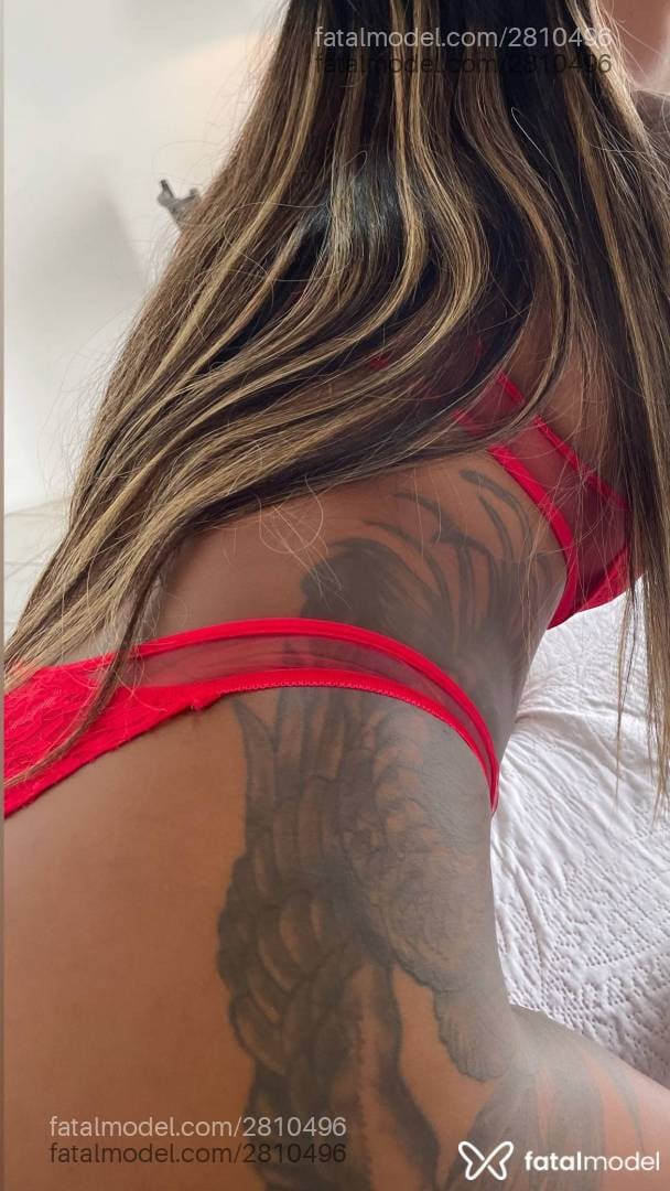 Acompanhante mulher morena (o) de olhos pretos - Brenda Lima