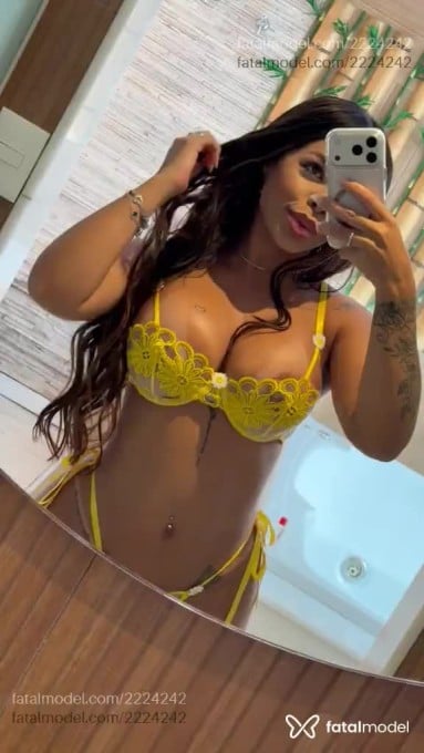 Acompanhante mulher morena (o) de olhos castanhos em Belo Horizonte Acompanhante mulher morena (o) de olhos castanhos em Belo Horizonte - Belinda Queiroz