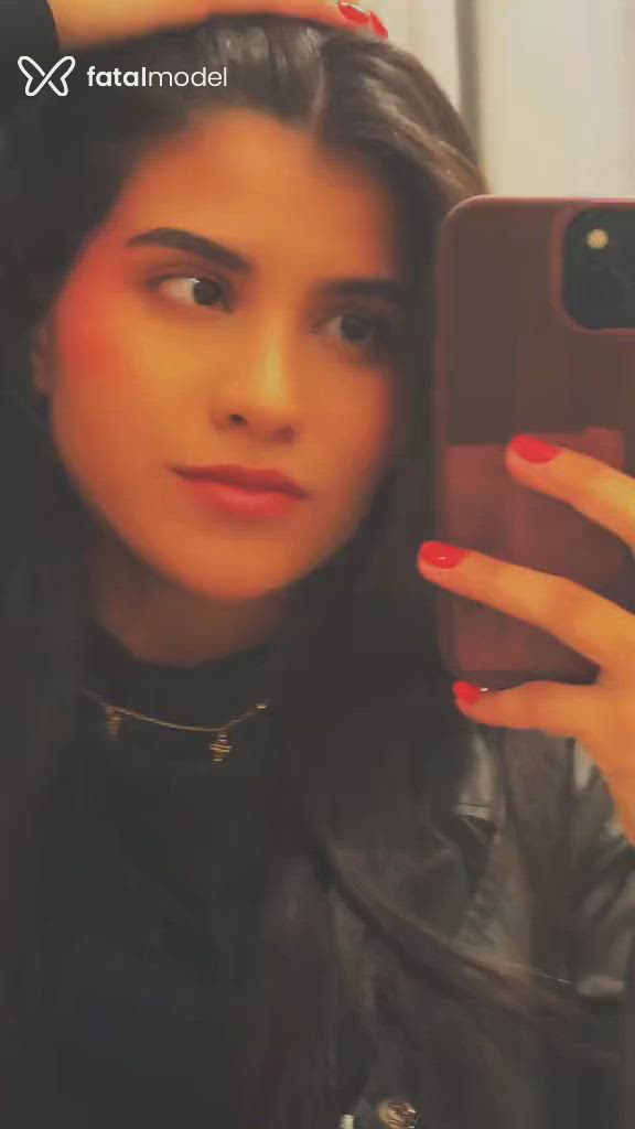 Acompanhante mulher morena (o) de olhos castanhos - Maria