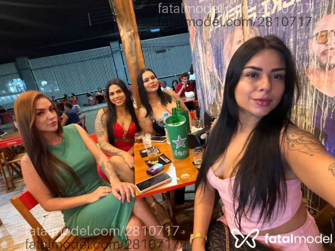 Acompanhante mulher morena (o) de olhos pretos - Amanda Crux