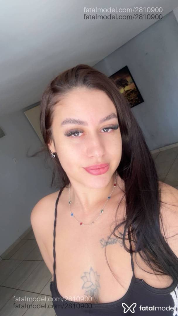 Acompanhante mulher com cabelo castanho de olhos pretos - Liz