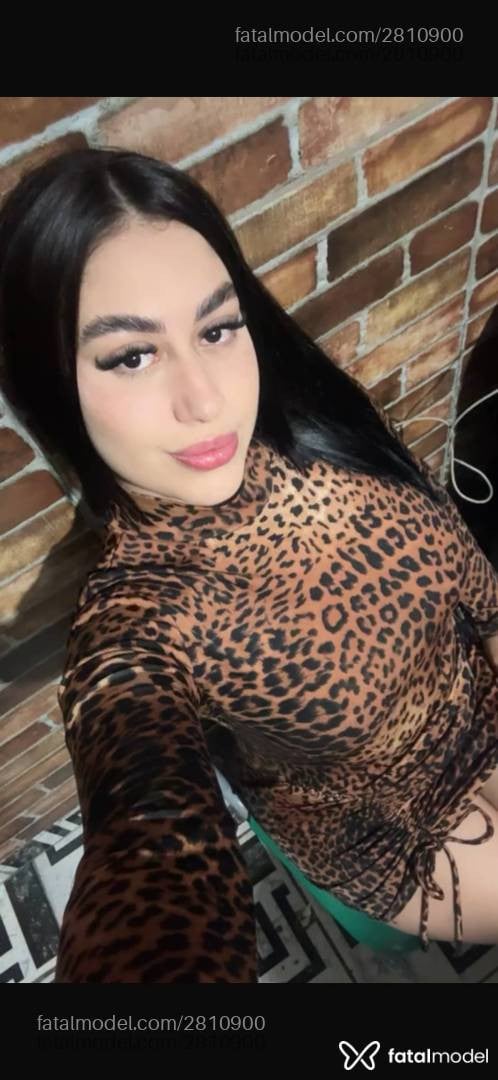 Acompanhante mulher com cabelo castanho de olhos pretos - Liz