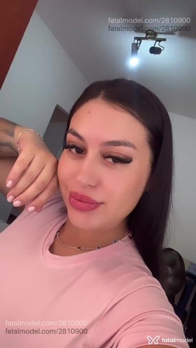 Acompanhante mulher com cabelo castanho de olhos pretos em Ribeirão Preto - Mel