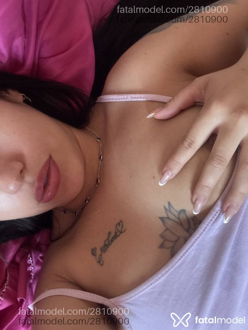 Acompanhante mulher com cabelo castanho de olhos pretos - Liz