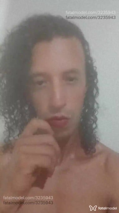 Acompanhante homem morena (o) de olhos castanhos em Diamantino - Camaleoa Saffada