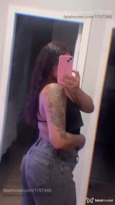 Acompanhante mulher trans com cabelo castanho de olhos castanhos em Virtual - Bella Sofia