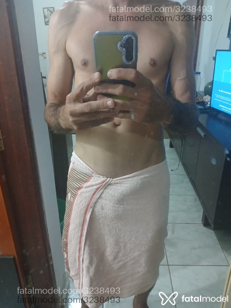 Acompanhante homem com cabelo castanho de olhos castanhos em Votuporanga Acompanhante homem com cabelo castanho de olhos castanhos em Votuporanga - Pablo